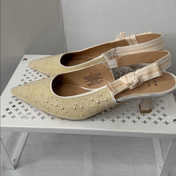 a new day Cream Slingback Women's Shoes Kitty 2 “ Heels Party Wedding Size 9 - Picture 6 of 7